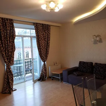 3room Near Opera House